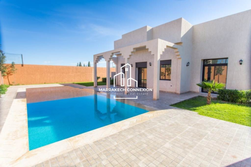 Villa à vendre route de Fès à 18 Km de Marrakech.