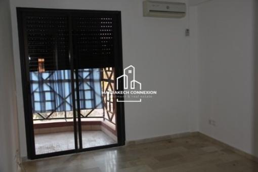 Unfurnished apartment in a secure residence