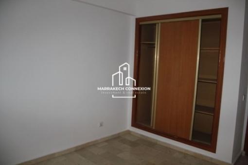 Unfurnished apartment in a secure residence